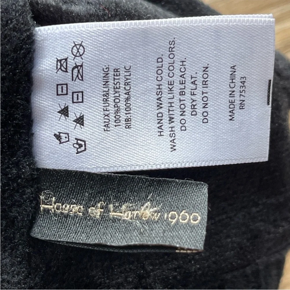 NWOT House Of Harlow BLACK FAUX FUR Convertible Flip Top Mittens